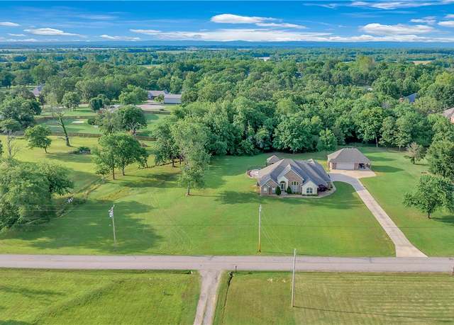 Property at 2601 Bugscuffle Rd, Lavaca, AR 72941, 3 beds, 2.5 baths