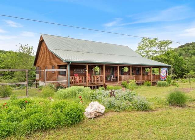 Property at 806 County Road 301, Eureka Springs, AR 72632, 3 beds, 2 baths