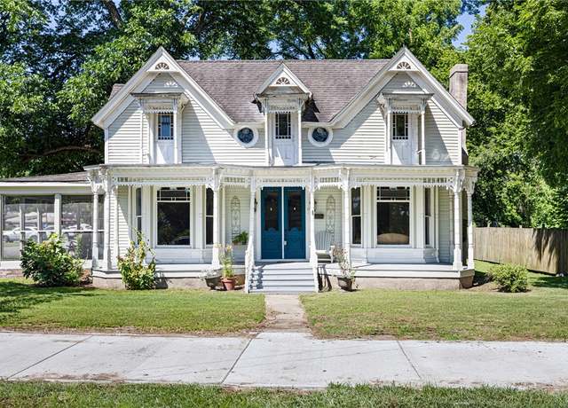 Property at 601 N Front St Unit B, Dardanelle, AR 72834, 3 beds, 2 baths