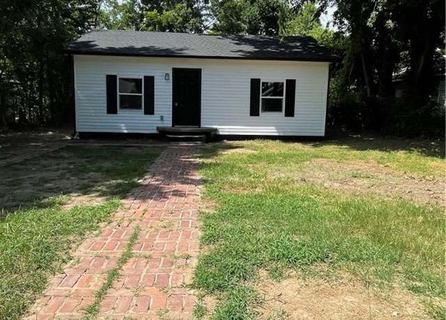 Property at 617 E E, Russellville, AR 72801, 2 beds, 1 bath