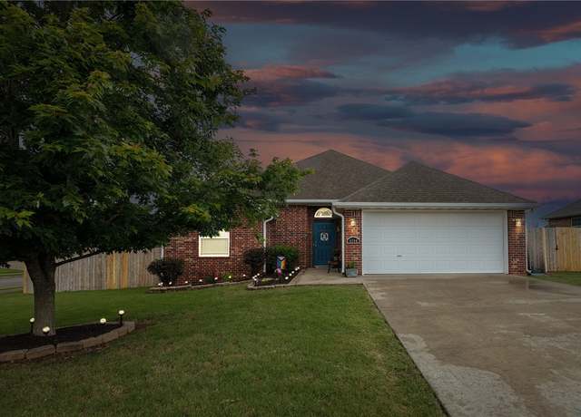 Property at 4506 Cory St, Springdale, AR 72762, 3 beds, 2 baths