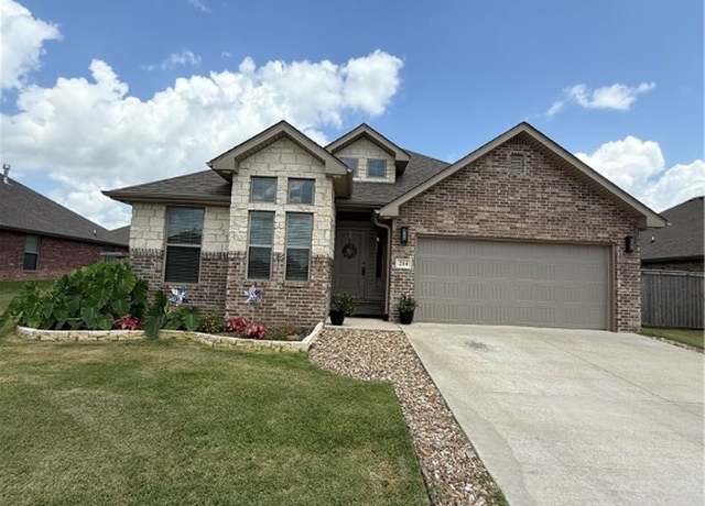 Property at 214 Coffee St, Pea Ridge, AR 72751, 3 beds, 2 baths