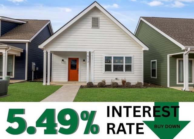 Property at 913 NE Heights Ln, Bentonville, AR 72712, 3 beds, 2 baths