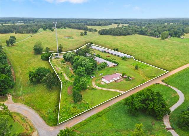 Property at 9383 Coker Rd, Gentry, AR 72734, 4 beds, 2 baths