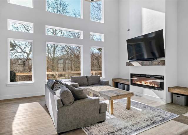 Property at 15425 Brightwater Xing, Rogers, AR 72756, 3 beds, 3.5 baths