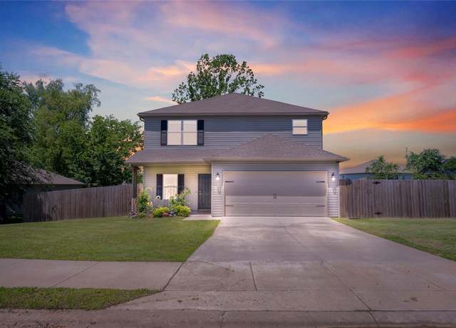 Property at 233 Evans St, Huntsville, AR 72740, 4 beds, 2.5 baths