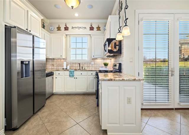 Property at 2620 S Everest Ave, Rogers, AR 72758, 2 beds, 2.5 baths