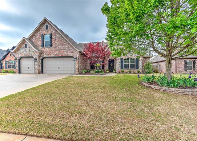 Property at 4204 W Willowbend Dr, Rogers, AR 72758, 4 beds, 3.5 baths