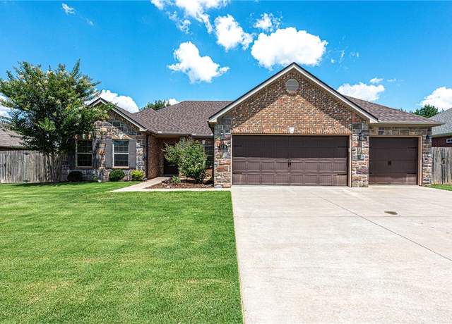 Property at 5211 W Cross Creek Blvd, Rogers, AR 72758, 3 beds, 2 baths