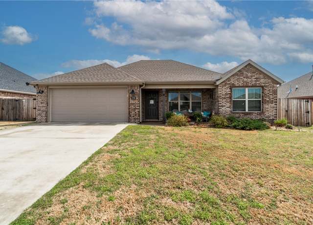 Property at 970 Trailwood St, Tontitown, AR 72762, 3 beds, 2 baths