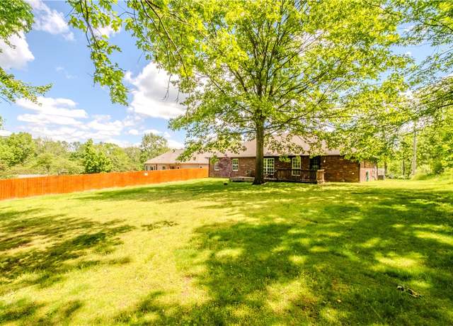Property at 13 Smart Ln, Bella Vista, AR 72715, 3 beds, 2 baths
