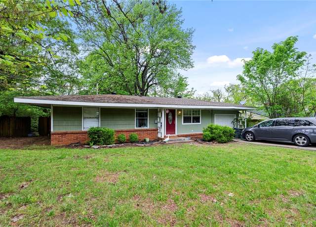 Property at 1231 N Oak Ave, Fayetteville, AR 72703, 3 beds, 2 baths