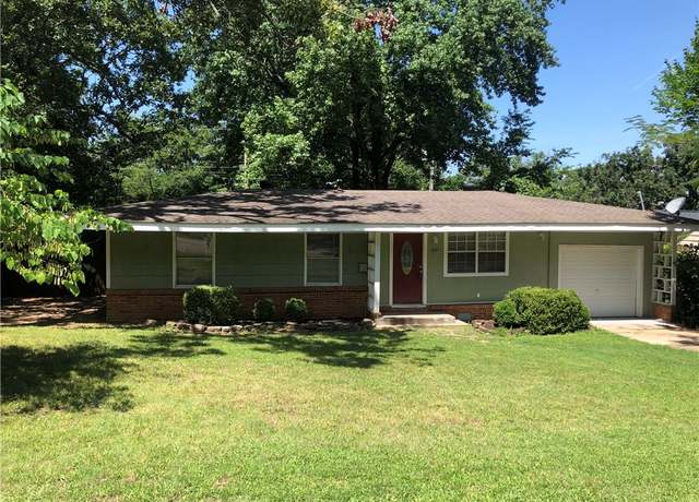 Property at 1231 N Oak Ave, Fayetteville, AR 72703, 3 beds, 2 baths