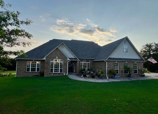 Property at 71 Mountain Point Rd, Russellville, AR 72802, 3 beds, 2.5 baths