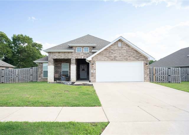 Property at 540 Fox Cir, Pea Ridge, AR 72751, 3 beds, 2 baths