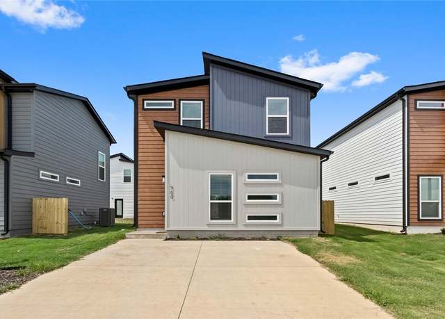 Property at 960 Illinois Ave, Bentonville, AR 72713, 3 beds, 2.5 baths