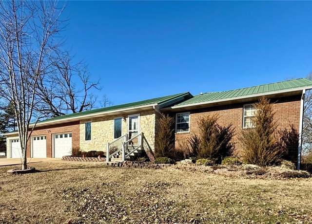 Property at 893 Zinc Rd, Harrison, AR 72601, 4 beds, 3 baths