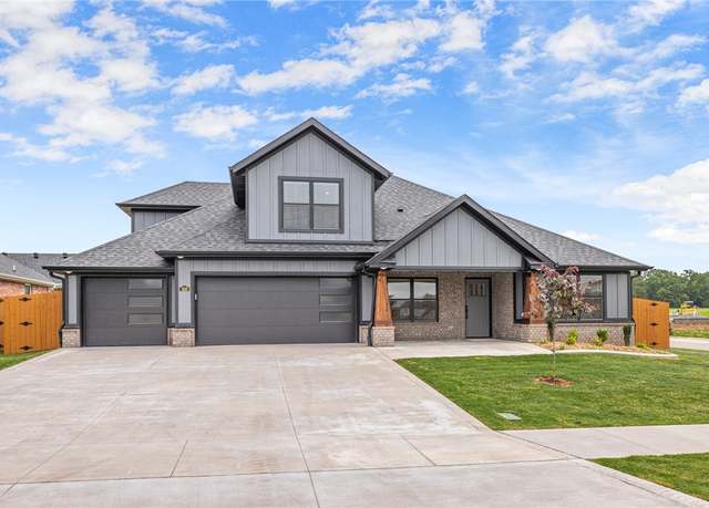 Property at 500 Bronco St, Centerton, AR 72719, 4 beds, 3 baths