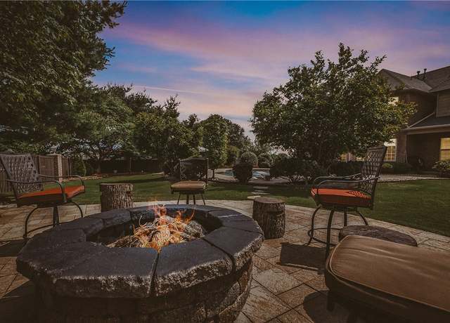 Property at 11136 W Stonebriar Dr, Bentonville, AR 72712, 5 beds, 3.5 baths