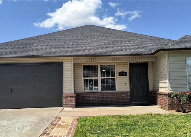 Property at 3530 Reynolds Ave, Springdale, AR 72764, 4 beds, 2 baths