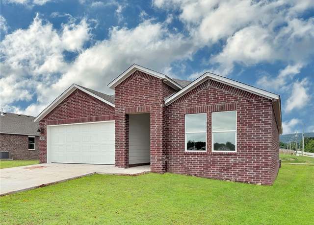 Property at 573 Arizona St, Farmington, AR 72730, 4 beds, 2 baths
