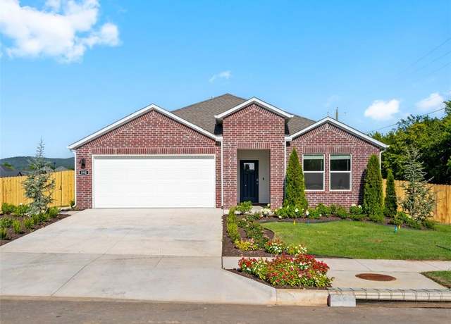 Property at 573 Arizona St, Fayetteville, AR 72730, 4 beds, 2 baths