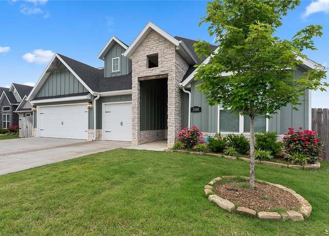 Property at 1160 Silver Maple St, Centerton, AR 72719, 4 beds, 3 baths
