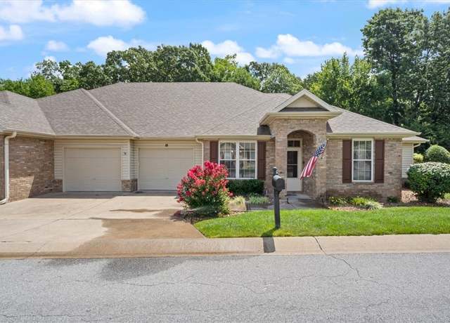 Property at 18 Highland Pkwy, Bella Vista, AR 72715, 3 beds, 2 baths