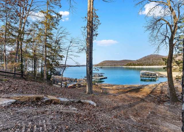 Property at 679 Lakeshore Dr, Eureka Springs, AR 72631, 4 beds, 4 baths