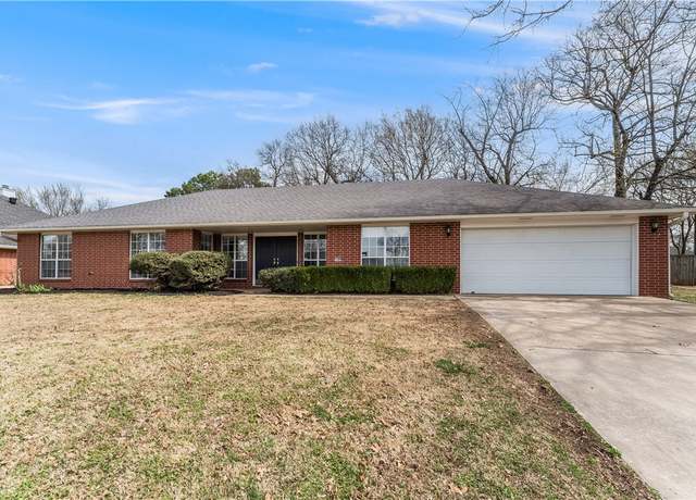 Property at 1489 Dick Smith St, Springdale, AR 72764, 4 beds, 3 baths