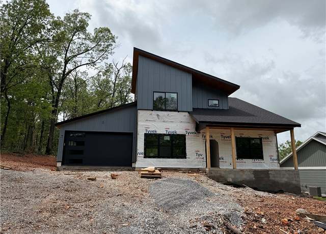 Property at 85 Rountree Dr, Bella Vista, AR 72715, 2 beds, 2.5 baths