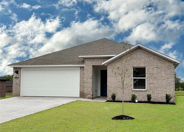 Property at 3108 N Bella St, Siloam Springs, AR 72761, 4 beds, 3 baths