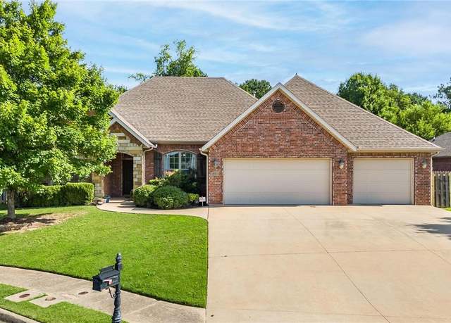 Property at 216 Windsor Ave, Lowell, AR 72745, 3 beds, 2 baths