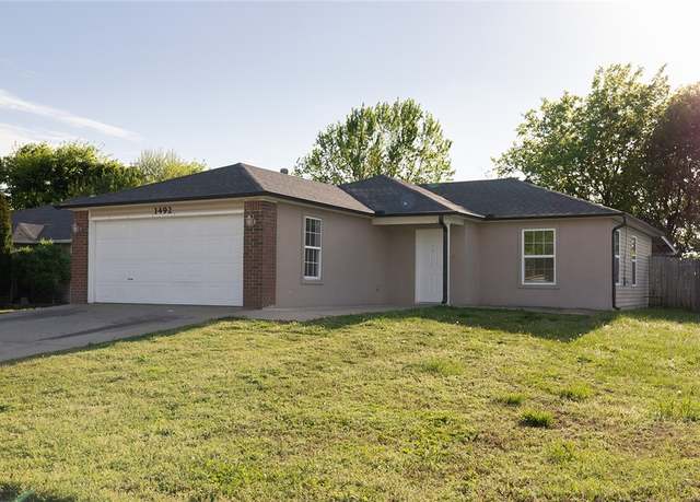Property at 1492 Tumbleweed Dr, Springdale, AR 72764, 3 beds, 2 baths
