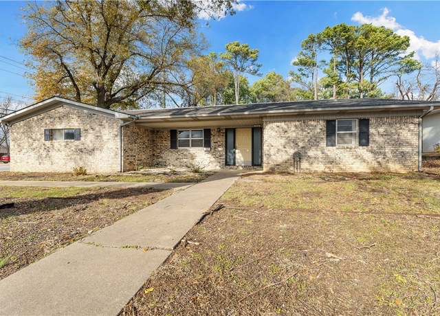 Property at 1101 NE 2nd St, Bentonville, AR 72712, 3 beds, 2 baths