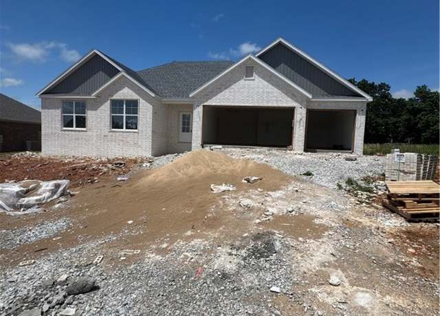 Property at 7900 Teton Trail Ave, Springdale, AR 72762, 4 beds, 2 baths