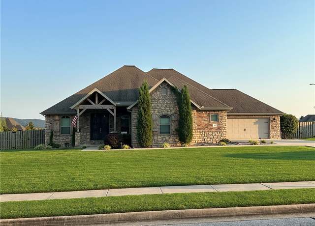 Property at 401 Eagle Ridge Dr, Farmington, AR 72730, 4 beds, 3 baths