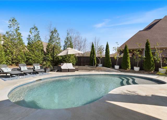 Property at 4801 Newcastle Rd, Bentonville, AR 72713, 4 beds, 4 baths