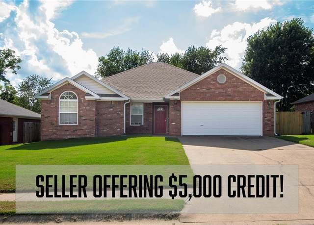 Property at 218 Hailey Dr, Centerton, AR 72719, 4 beds, 2 baths