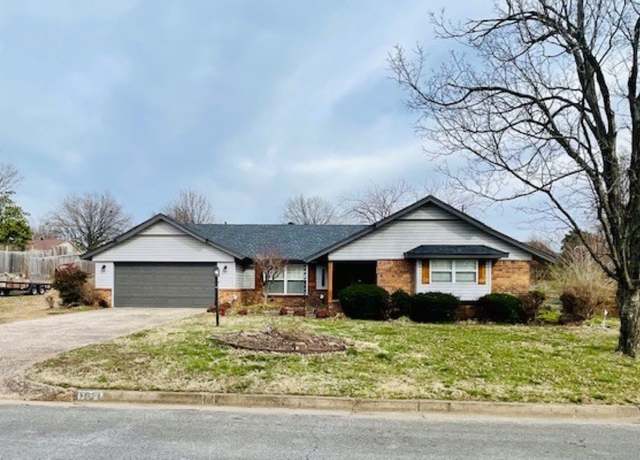 Property at 1611 Cartwright Cir, Springdale, AR 72762, 3 beds, 2 baths
