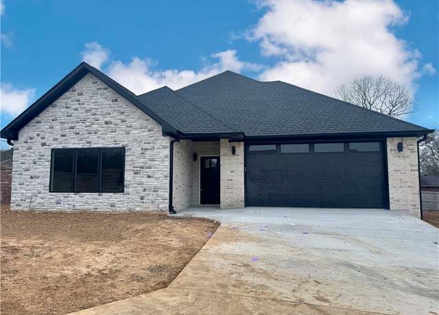 Property at 103 Harbor Cir, Russellville, AR 72802, 3 beds, 2 baths