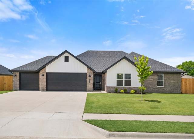 Property at 642 Brandon Michael St, Prairie Grove, AR 72753, 4 beds, 2 baths