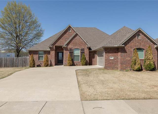 Property at 4008 SW Roundstone Blvd, Bentonville, AR 72713, 4 beds, 3 baths