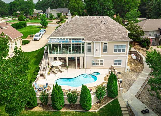Property at 3 Dunedin Pl, Bella Vista, AR 72715, 4 beds, 3 baths