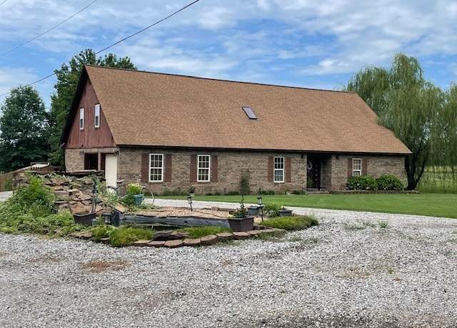Property at 1820 Oak Grove Rd, Van Buren, AR 72956, 5 beds, 3.5 baths