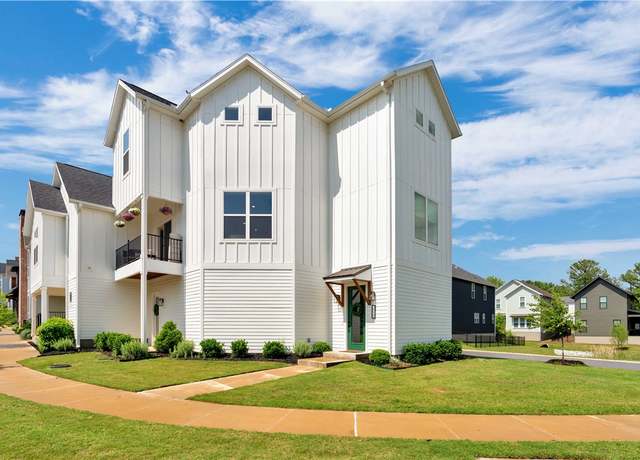 Property at 2630 N Gulley Grove Cir, Fayetteville, AR 72703, 3 beds, 2.5 baths