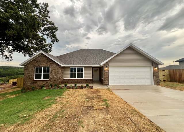 Property at 173 Tonya Loop, Huntsville, AR 72740, 3 beds, 2 baths