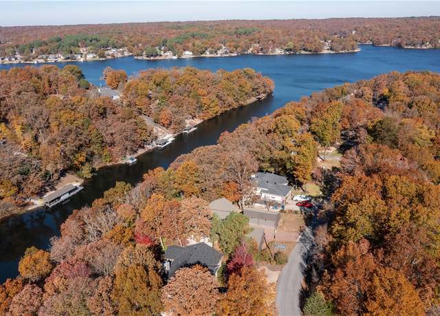 Property at 35 Kintyre Dr, Bella Vista, AR 72715, 3 beds, 2 baths