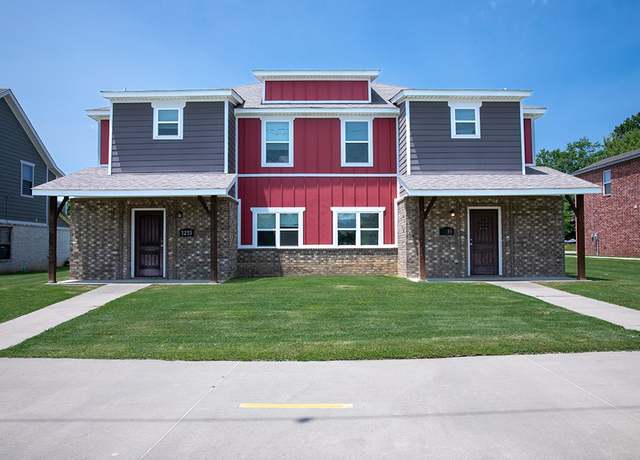 Property at 1253-1255 Rupple Rd, Fayetteville, AR 72704, 4 beds, 4.5 baths