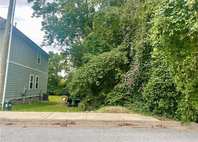 Property at W 7th St, Fayetteville, AR 72701